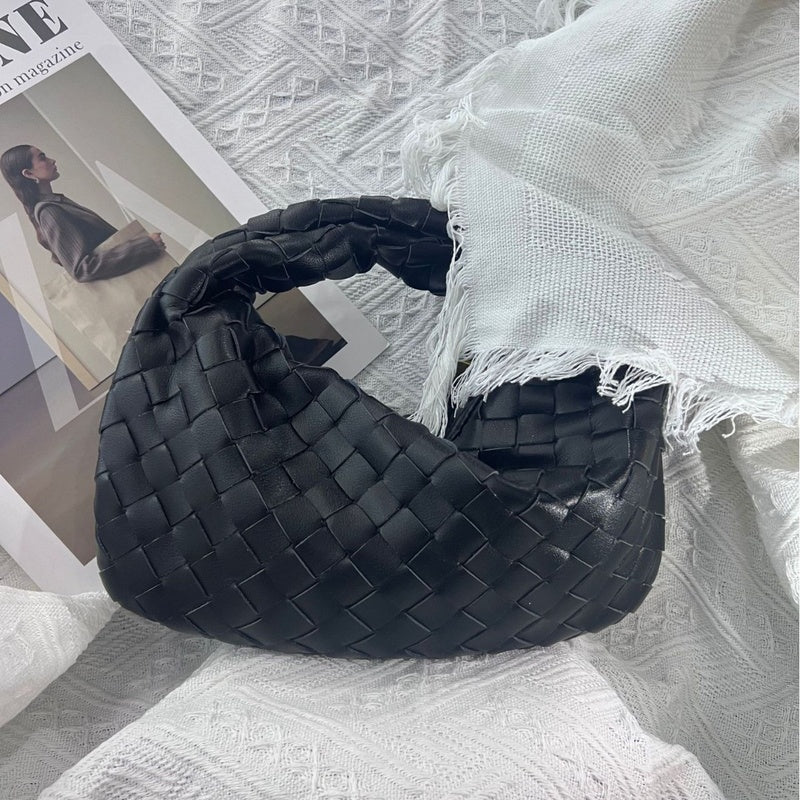 Cross-Border Hot Sale New Genuine Hand-Woven 2025 Cloud Soft Leather Wrinkled Dumpling Versatile Handheld Women's Bag