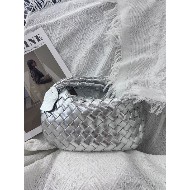 Cross-Border Hot Sale New Genuine Hand-Woven 2025 Cloud Soft Leather Wrinkled Dumpling Versatile Handheld Women's Bag
