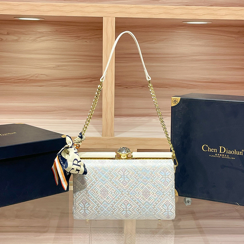2026 New Model Diamond-Studded Box Embroidered Style Women's Chinese Single-Shoulder Underarm Evening Bag, Crossbody Bag