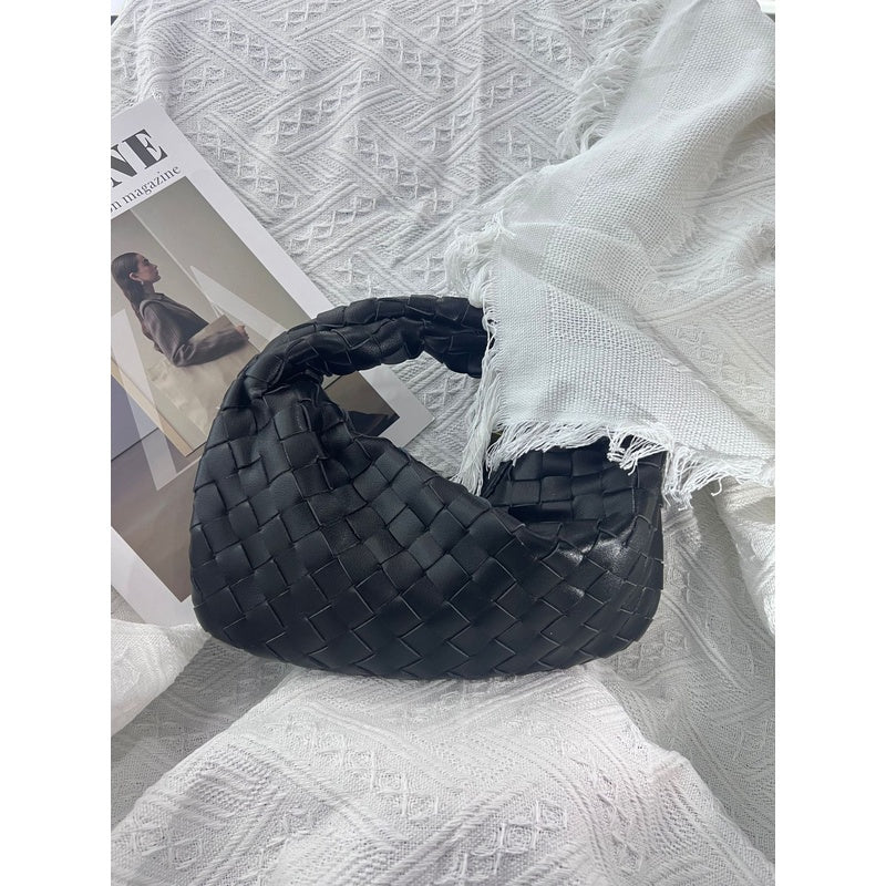Cross-Border Hot Sale New Genuine Hand-Woven 2025 Cloud Soft Leather Wrinkled Dumpling Versatile Handheld Women's Bag