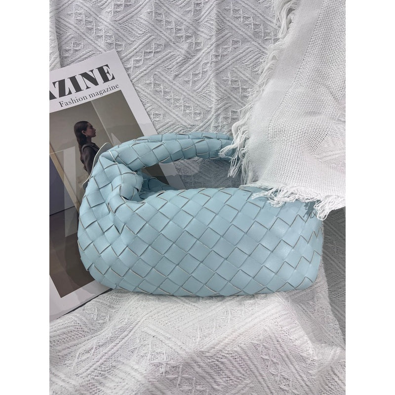 Cross-Border Hot Sale New Genuine Hand-Woven 2025 Cloud Soft Leather Wrinkled Dumpling Versatile Handheld Women's Bag