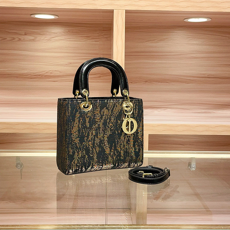 High-end Feel Foreign Trade Cross-border Handbag Princess Diana Style Women's 2025 New Trendy Color-blocking Niche Single Shoulder Crossbody Small Square Bag