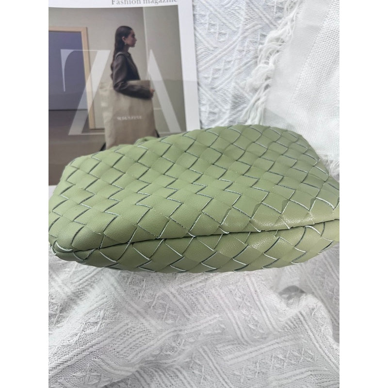 Cross-Border Hot Sale New Genuine Hand-Woven 2025 Cloud Soft Leather Wrinkled Dumpling Versatile Handheld Women's Bag