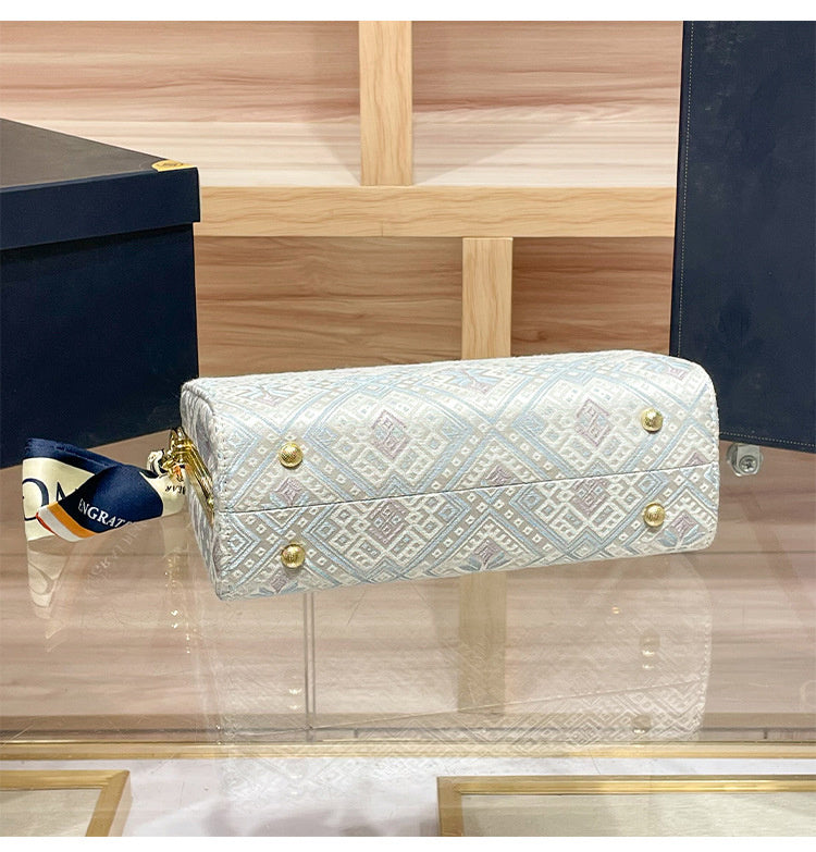 2026 New Model Diamond-Studded Box Embroidered Style Women's Chinese Single-Shoulder Underarm Evening Bag, Crossbody Bag