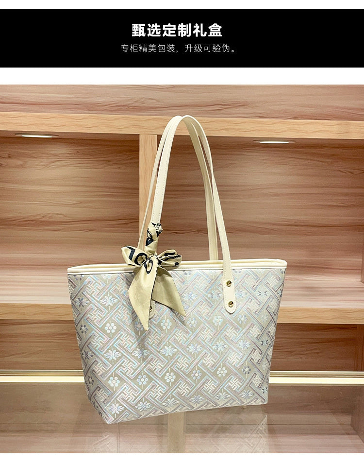 Commuting Large Capacity Tote 2026 Handbag New Chinese Style Brocade Shoulder Underarm Shopping Bag