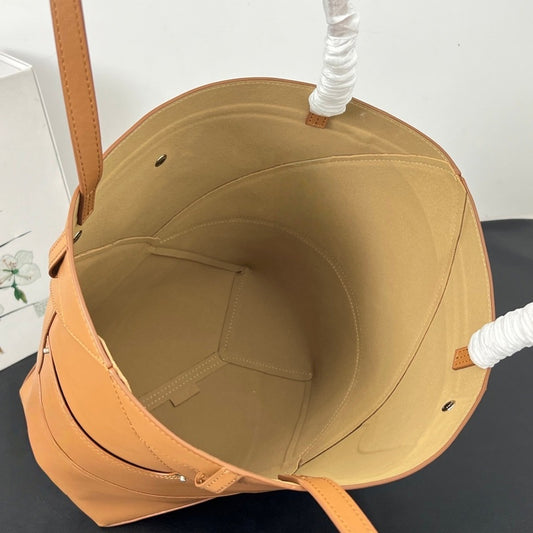 2026 Luojia New Top Layer Cowhide Foldable Geometric Large Capacity Genuine Leather Shoulder Fashion Tote Bag