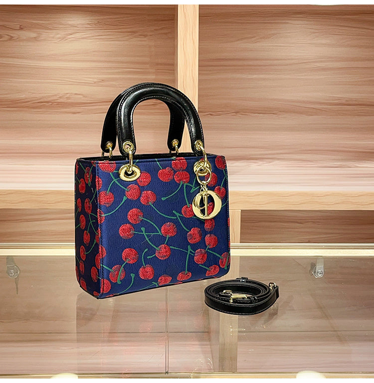 High-end Feel Foreign Trade Cross-border Handbag Princess Diana Style Women's 2025 New Trendy Color-blocking Niche Single Shoulder Crossbody Small Square Bag