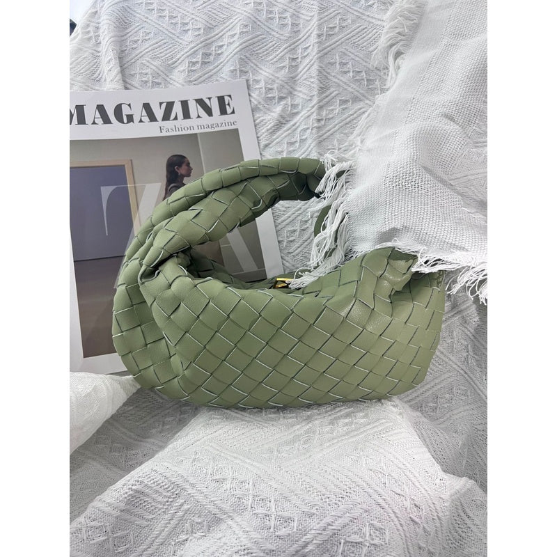 Cross-Border Hot Sale New Genuine Hand-Woven 2025 Cloud Soft Leather Wrinkled Dumpling Versatile Handheld Women's Bag