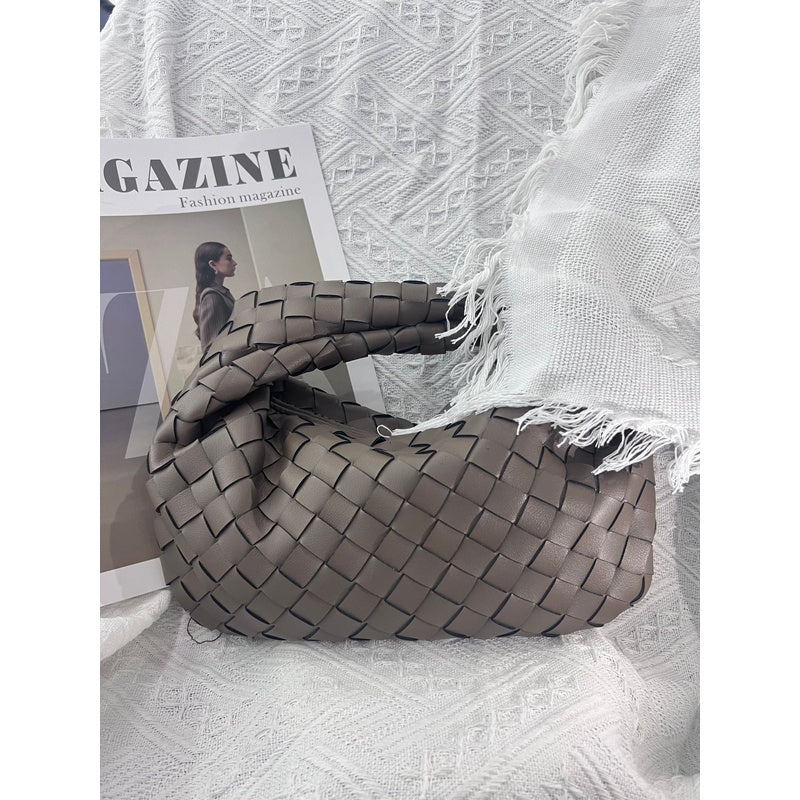 Cross-Border Hot Sale New Genuine Hand-Woven 2025 Cloud Soft Leather Wrinkled Dumpling Versatile Handheld Women's Bag